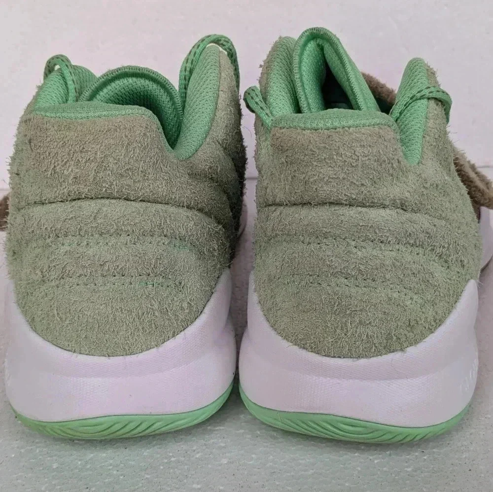 Adidas Deep Threat Baby Yoda Star Wars Shoes size- 7-(40 EU) Used once in excell